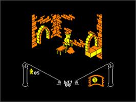 In game image of Knight Lore on the Amstrad CPC.
